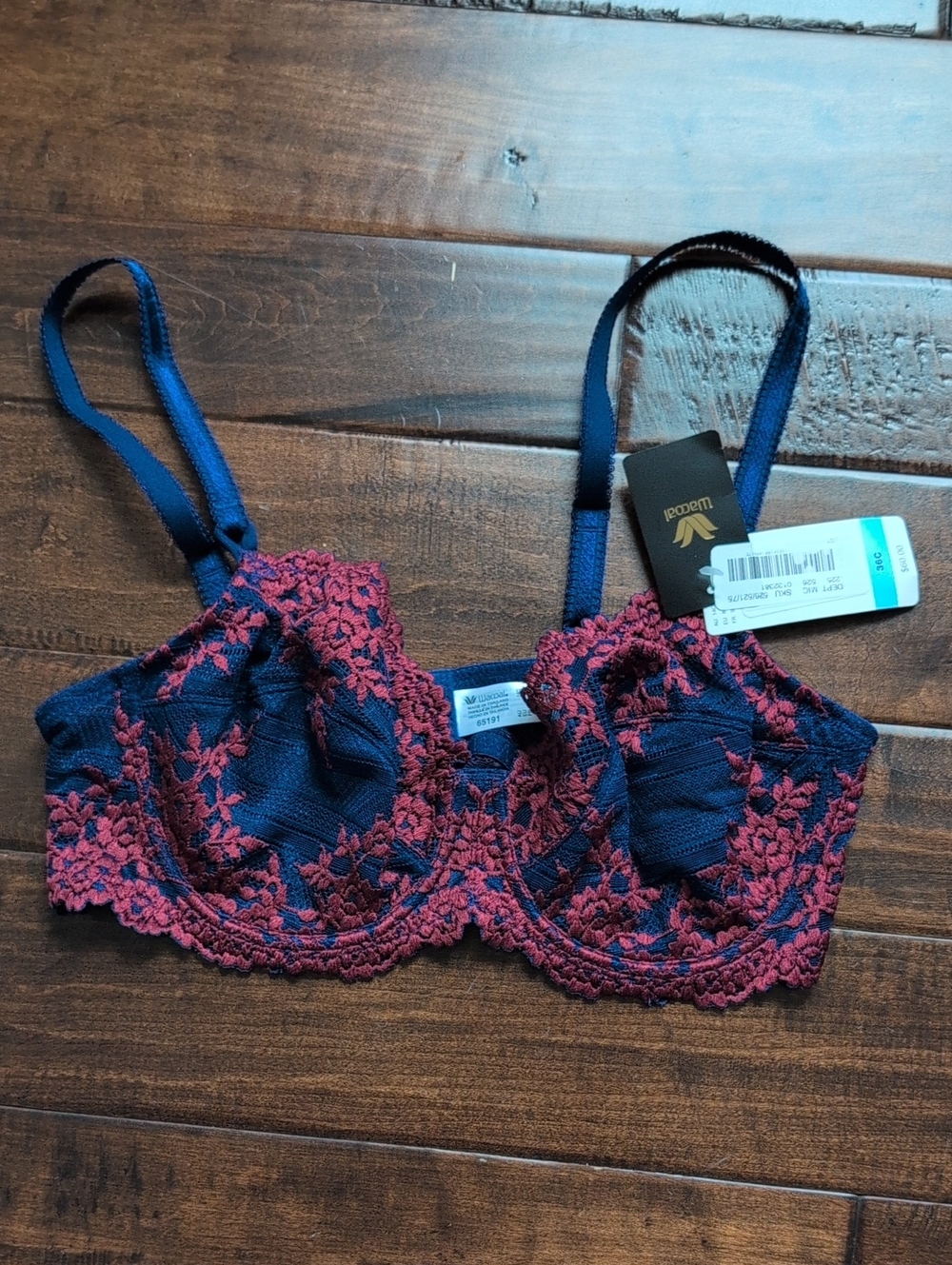 NWT Wacoal Navy and Burgundy Floral Lace Bra